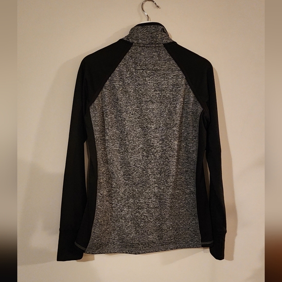 Mayo Clinic Long sleeve 1/4 zip Top Heather Grey and Black Large - Picture 9 of 9